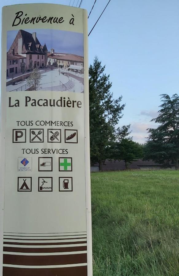 Au Pays D'angeline *